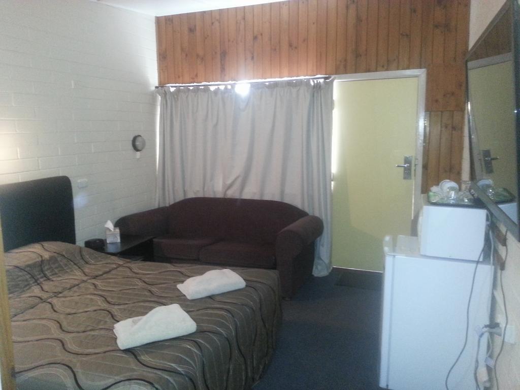 Nhill Oasis Motel Екстериор снимка