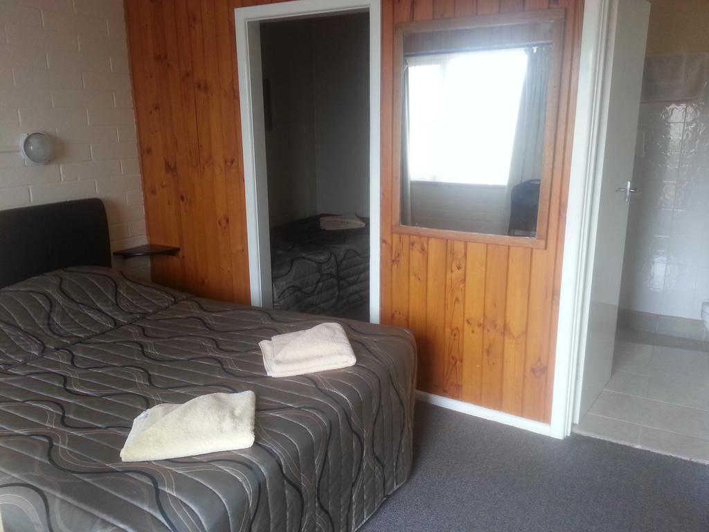 Nhill Oasis Motel Екстериор снимка
