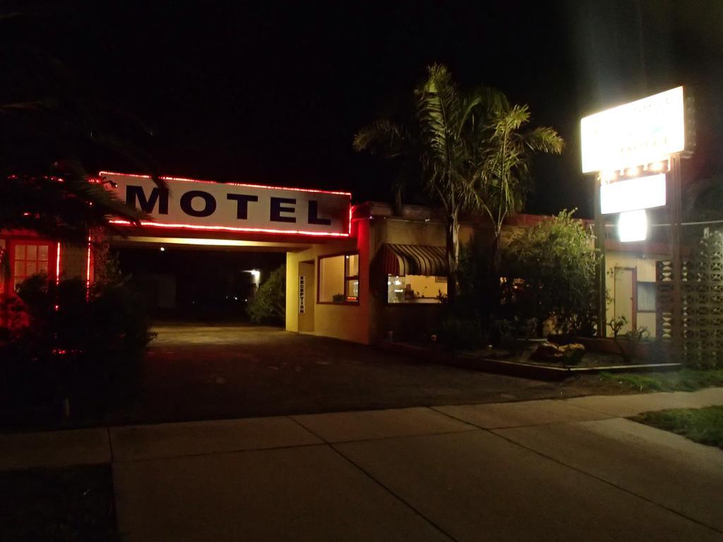 Nhill Oasis Motel Екстериор снимка