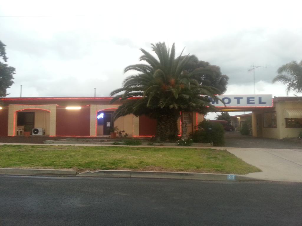 Nhill Oasis Motel Екстериор снимка