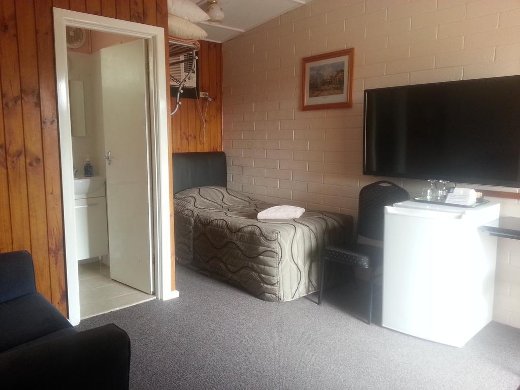 Nhill Oasis Motel Екстериор снимка