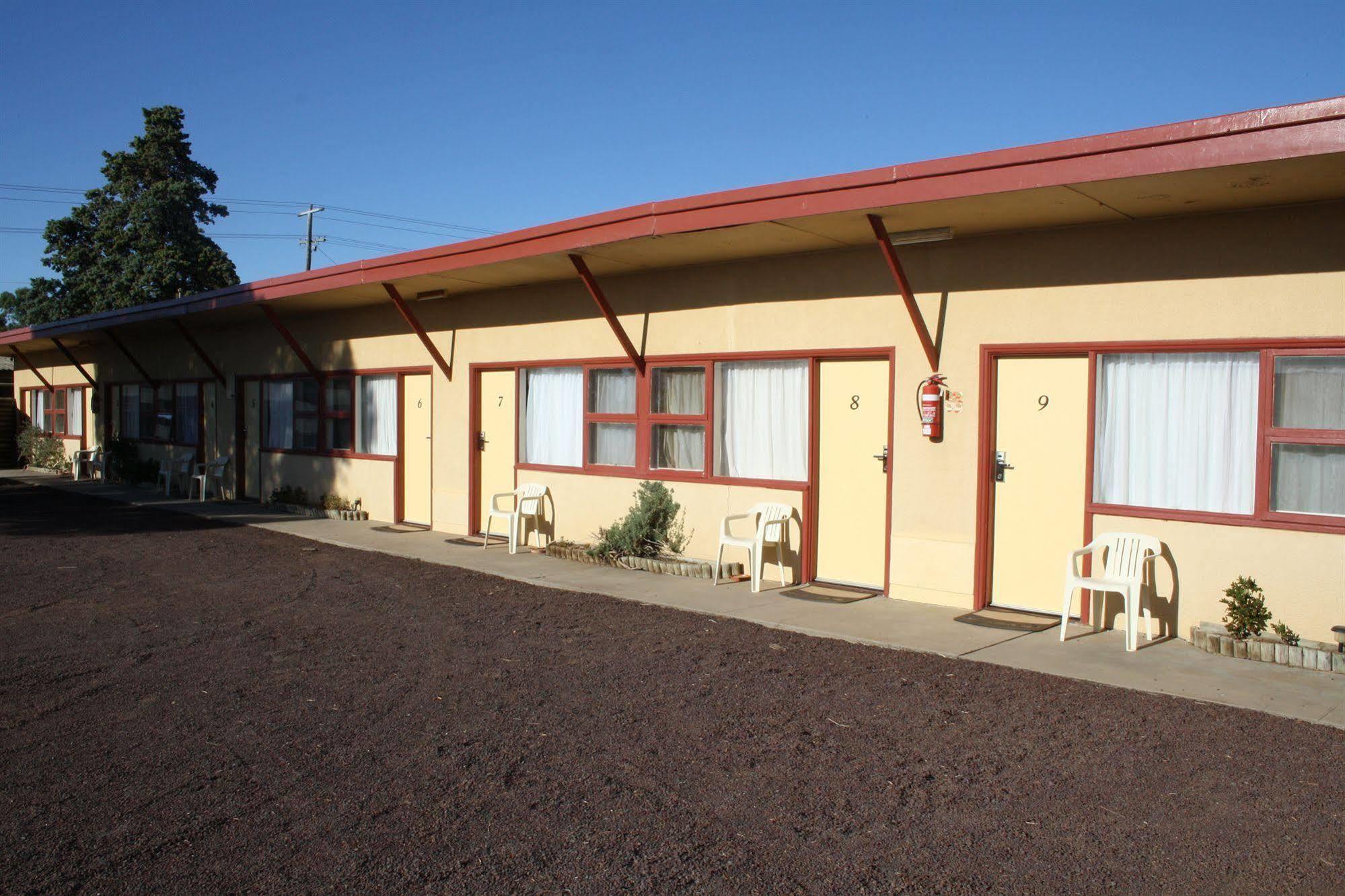 Nhill Oasis Motel Екстериор снимка
