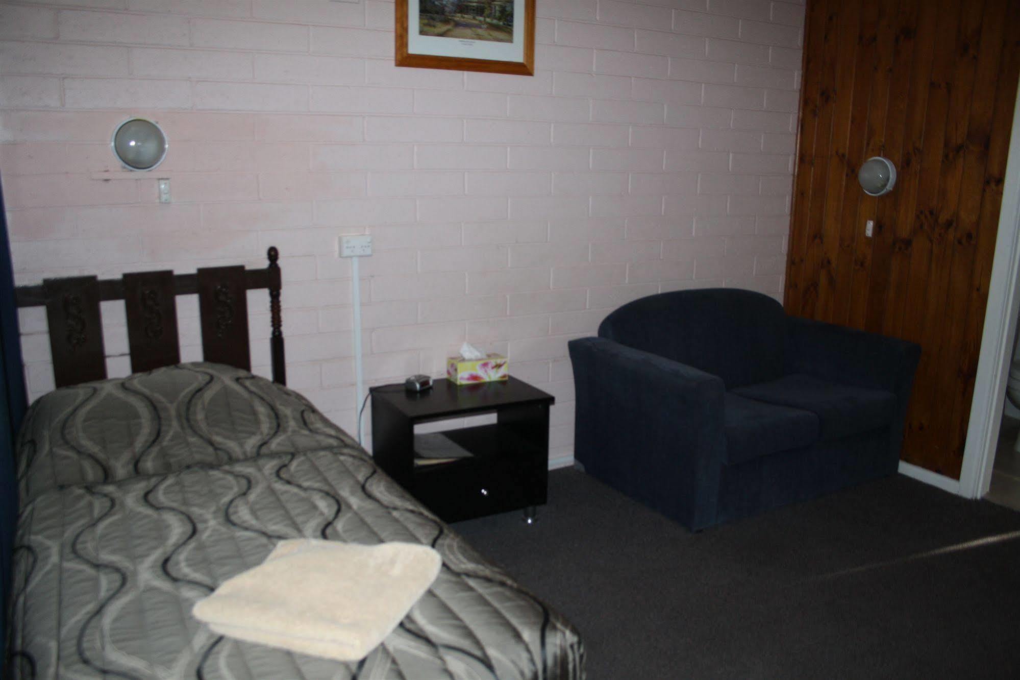 Nhill Oasis Motel Екстериор снимка