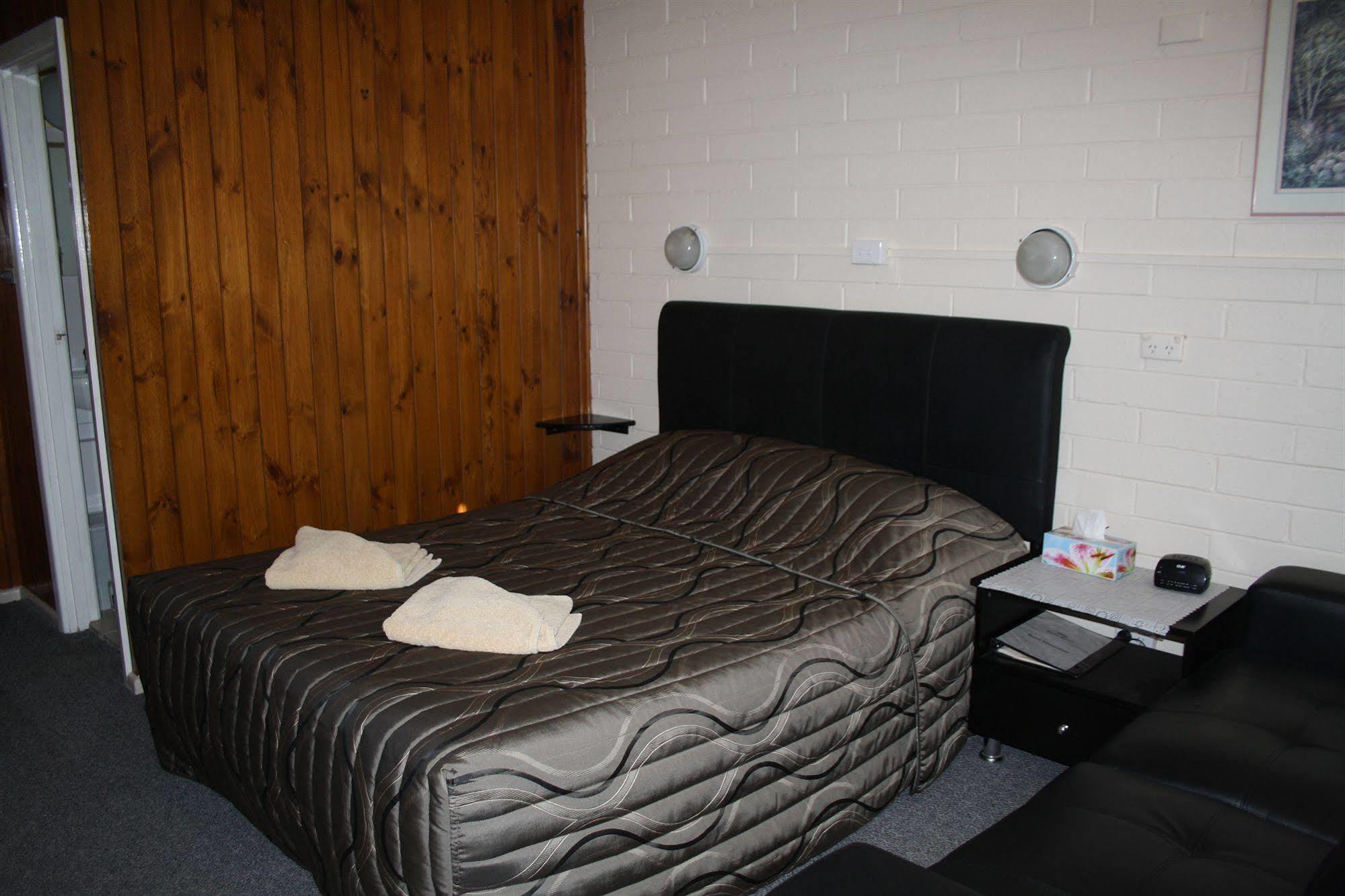 Nhill Oasis Motel Екстериор снимка