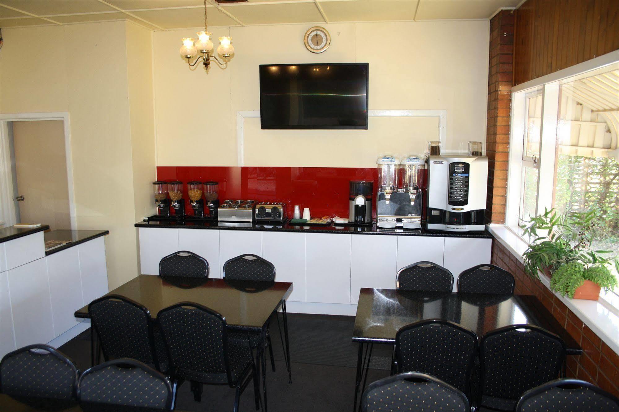 Nhill Oasis Motel Екстериор снимка